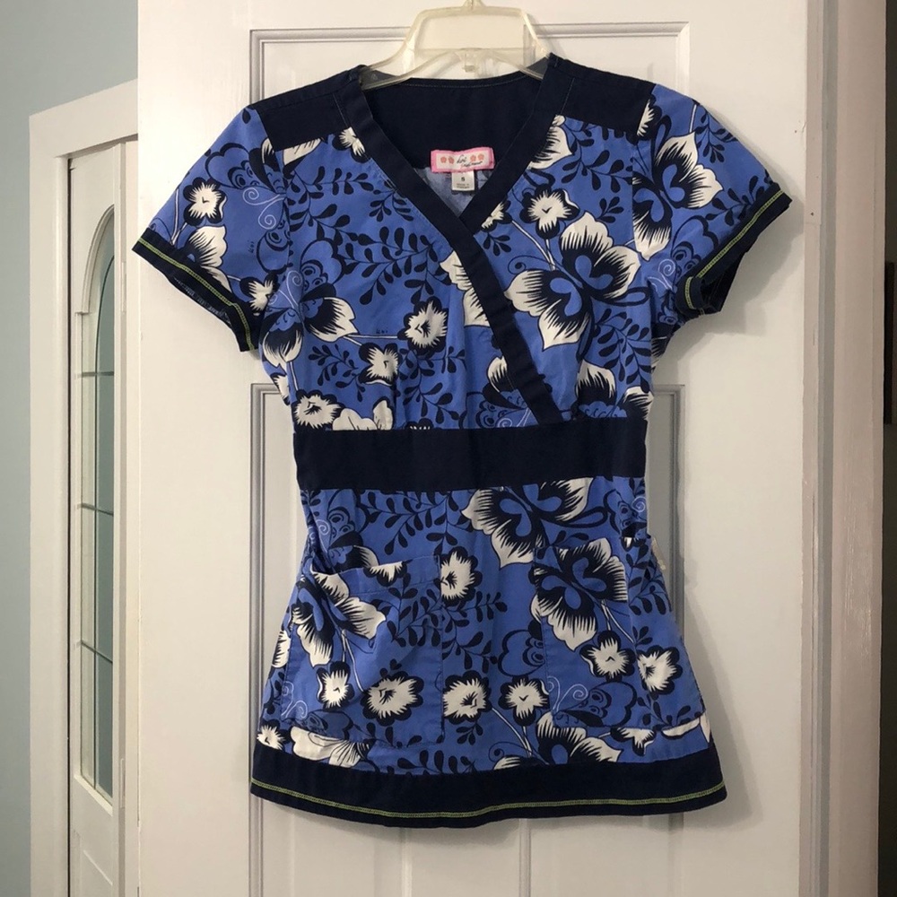 Koi scrub top
